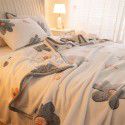 Autumn and winter flannel blanket thickened coral blanket activity gift snowflake blanket gift bag wholesale