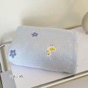 Small blanket blanket office nap blanket summer autumn thin coral wool student dormitory quilt air conditioning blanket blanket 