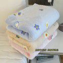 Small blanket blanket office nap blanket summer autumn thin coral wool student dormitory quilt air conditioning blanket blanket 